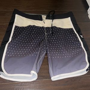 Hurley men’s swim trunk black and white